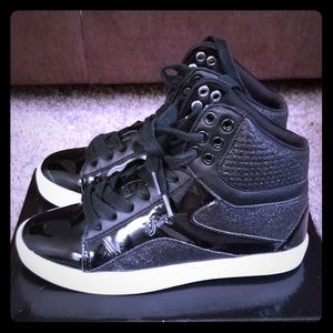 Girls High top tennis shoes